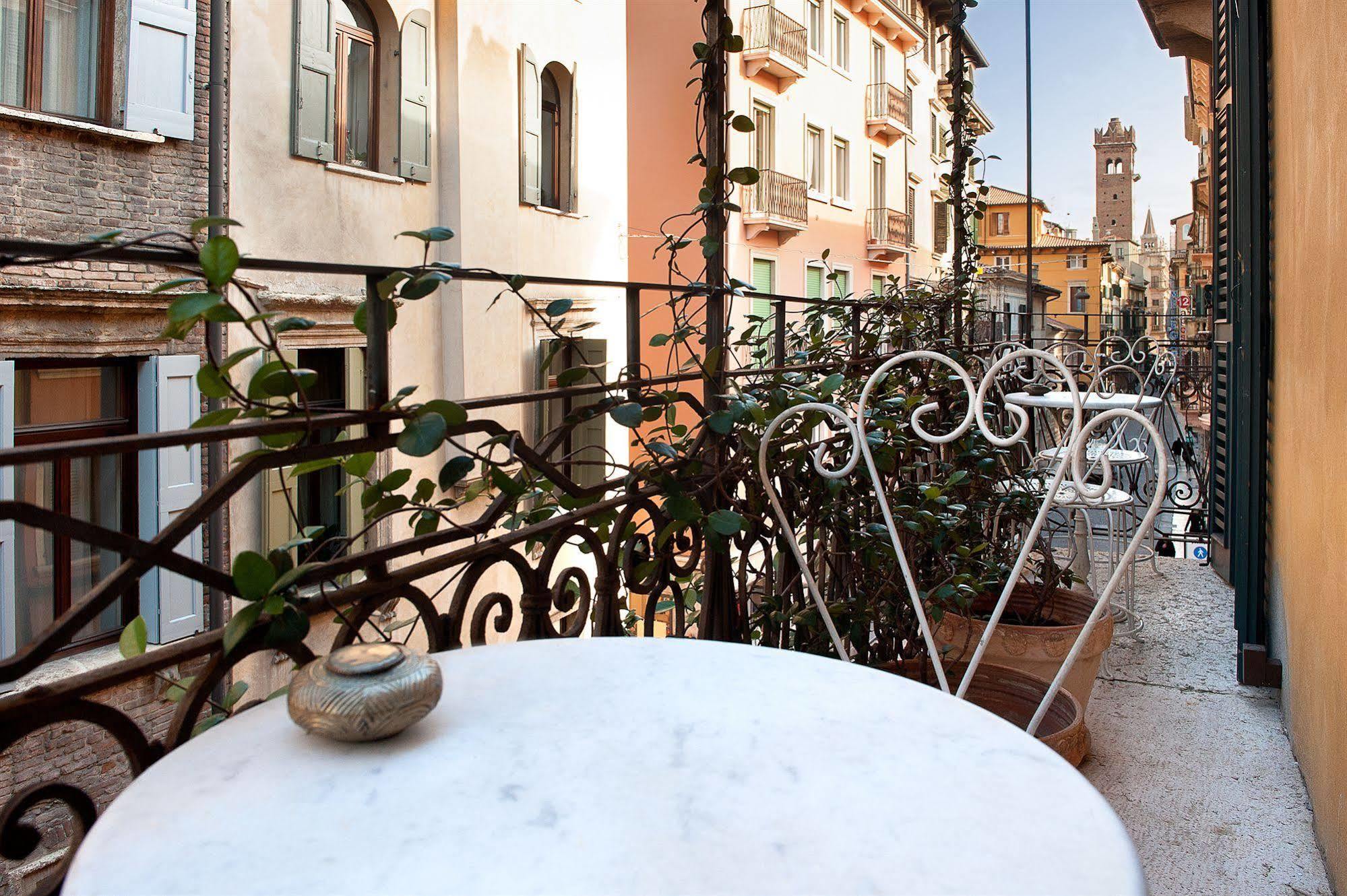 Residenza Borsari Bed & Breakfast Verona Exterior photo